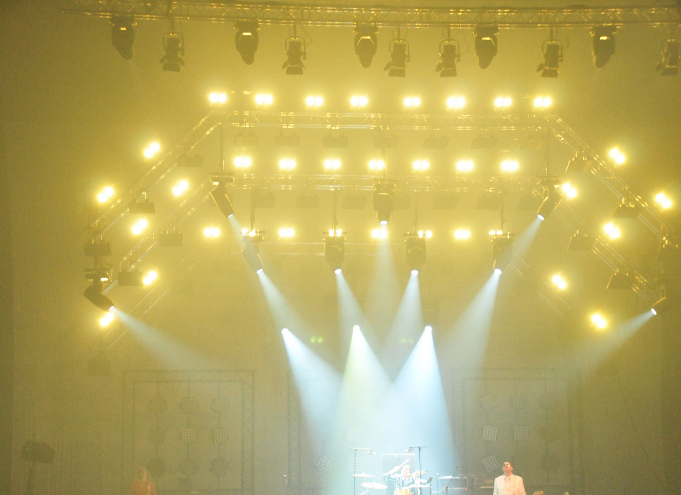 wynajem swiatel dyskotekowych, wypozyczalnia oswietlenia, kula disco, magic ball led