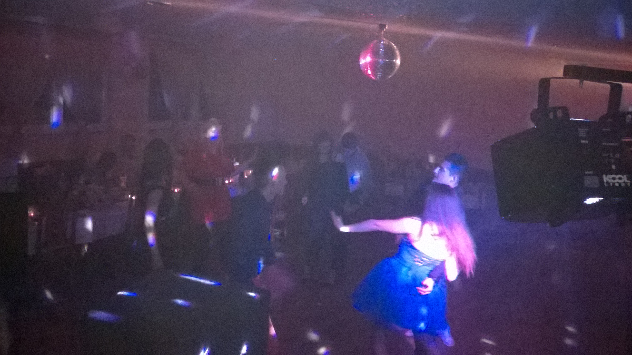 dj na wesele,organizacja imprez,naglosnienie,oswietlenie,efekty