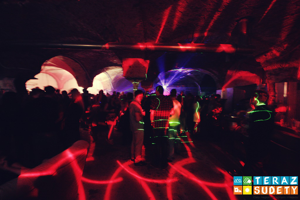 dj na wesele,organizacja imprez,naglosnienie,oswietlenie,efekty
